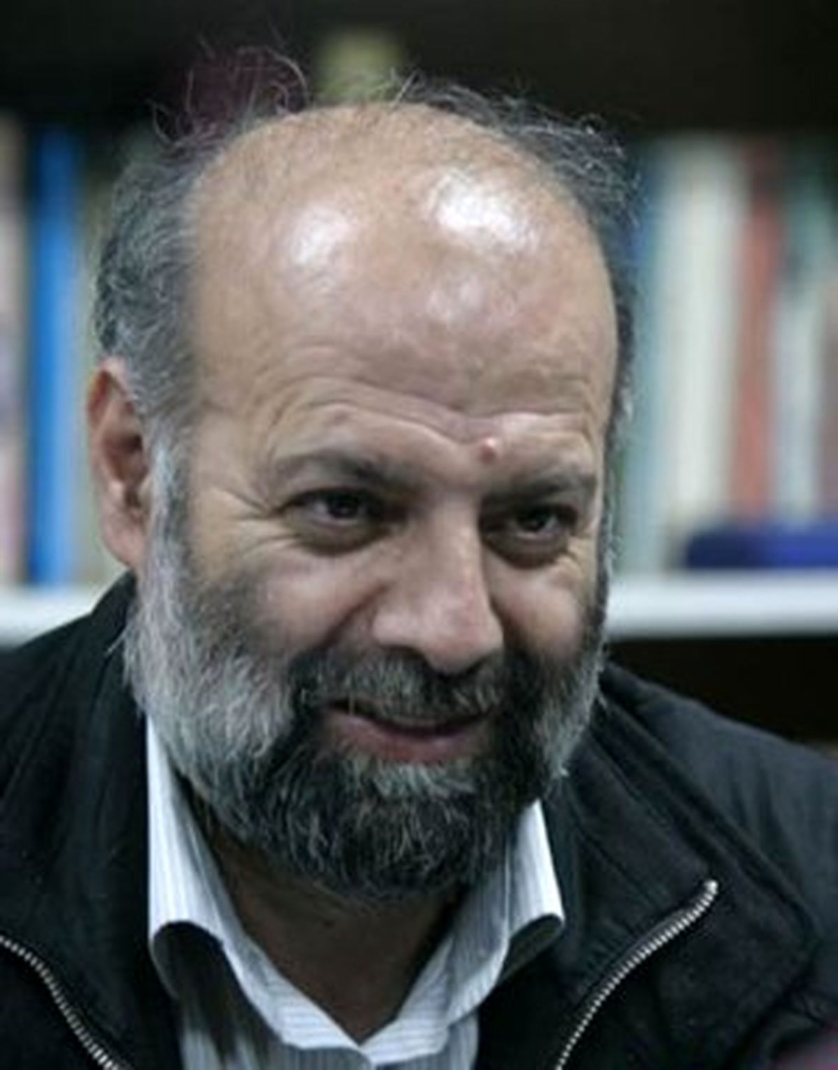 کسی که تورم را نمی بیند، کاخ نشین است/ رکود منفی اقتصادی در دولت دهم مدال بر گردن آویختن ندارد