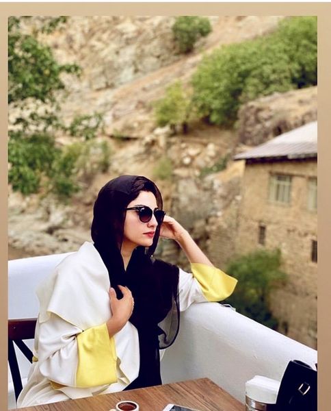 کوهنوردی محیا دهقانی + عکس