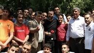 کامبیز دیرباز در جمع هوادارانش + عکس