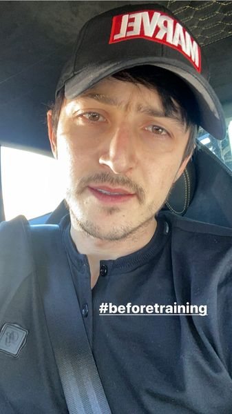 جدیدترین سلفی سردار آزمون در ماشین شخصی اش + عکس