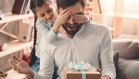 هدیه روز پدر چی بخریم ؟ لیستی از بهترین ایده ها برای کادو روز مرد