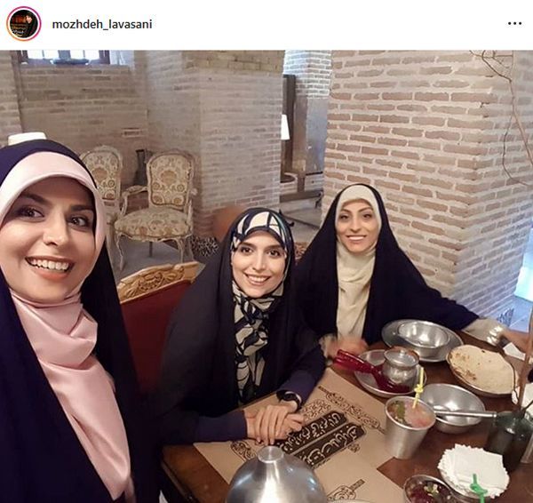مژده لواسانی و دوستاش در رستوران + عکس
