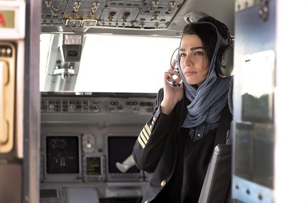 سیما خضرآبادی در کابین خلبانی + عکس