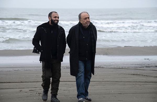 صابر ابر و بهمن فرمان آرا در کنار دریا + عکس