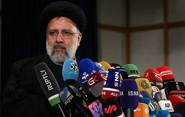 آیت‌الله رئیسی: در حال رایزنی‌ برای رقابتی‌تر کردن صحنه انتخابات ریاست‌جمهوری هستم
