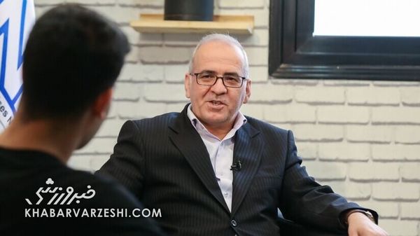 اقدام عجیب و جالب باشگاه ذوب آهن برای دریافت غرامت ! / دریافت واکسن کرونا به جای ۳۰۰ هزار یورو غرامت 