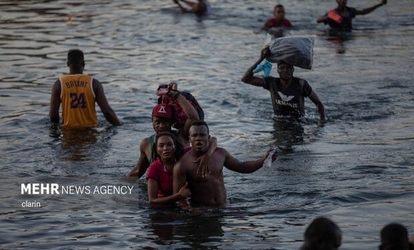 بلاتکلیفی پناهجویان در مرز آمریکا + تصاویر