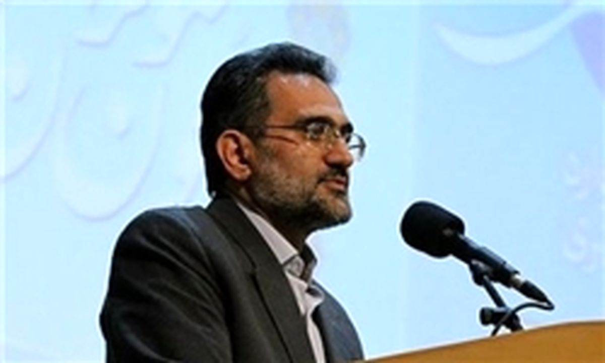 انتظار دارند وزیر ارشاد ۴۵۰ هزار کتاب نمایشگاه را ببیند!