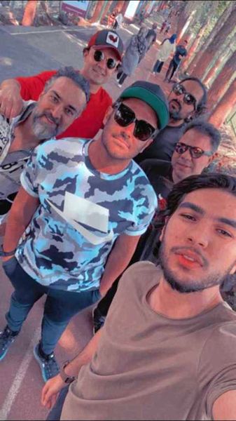 گلزارو هوادارانش + عکس