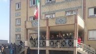 خودکشی دختر دانش آموز / مدرسه تعطیل شد (+عکس)