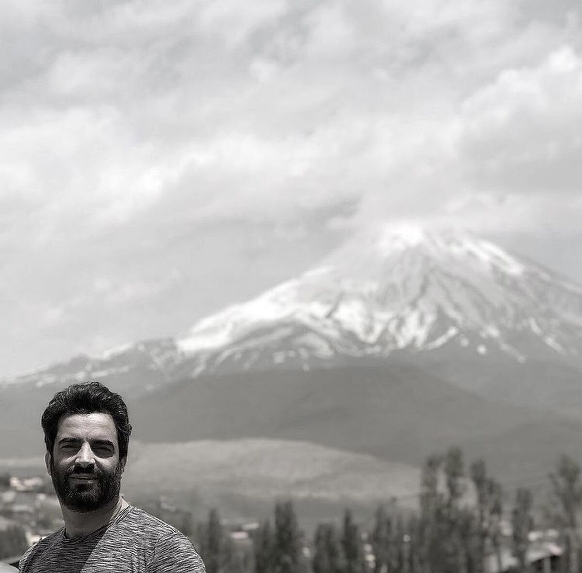 منوچهر هادی در دل طبیعتی بکر + عکس