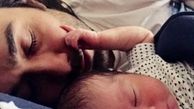 کودک تازه متولد شده حسین مهری + عکس