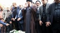 تصویر اقامه نماز میت بهرام شفیع توسط سیدحسن خمینی