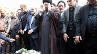 تصویر اقامه نماز میت بهرام شفیع توسط سیدحسن خمینی