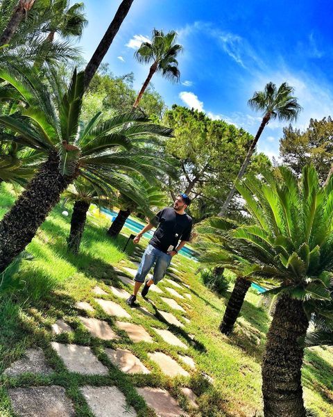 نیما شاهرخ شاهی درباغی زیبا و رویایی + عکس