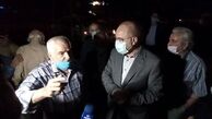 بازدید سرزده رئیس مجلس از صف سالمندان متقاضی واکسن+ عکس