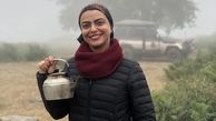 چایی خوردن شبنم فرشاد جو در دل طبیعت مه آلود + عکس