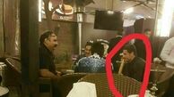 جنجال قلیان کشیدن 2 بازیگر درکنار یک بازیکن/عکس
