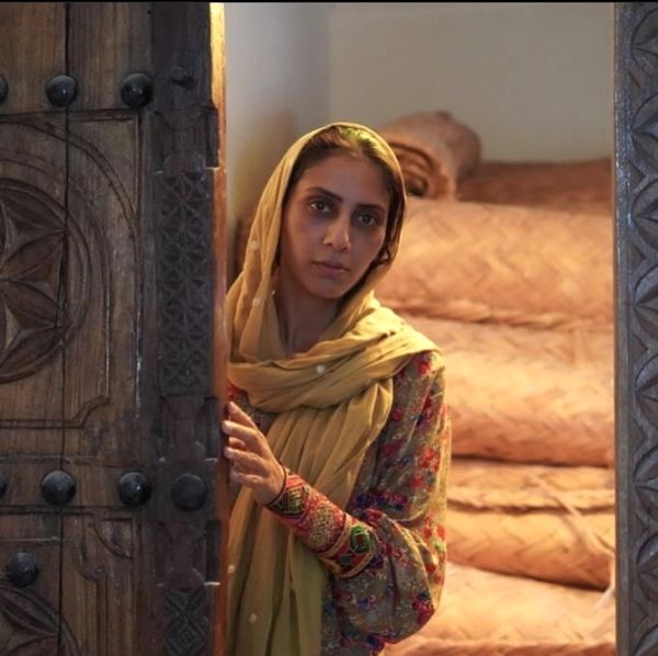 تیپ ساده مونا فرجاد + عکس