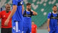 سخنگوی فدراسیون فوتبال دلیل حضور رضاییان روی نیمکت را بگوید!