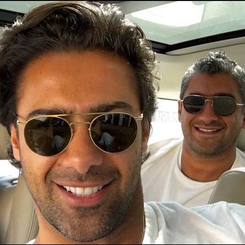 فوتبالیست مشهور و برادرش در ماشین + عکس