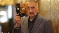 پنهان شدن احمد نجفی در پشت نقاب + عکس
