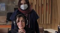 سارا بهرامی در حال گویندگی + عکس