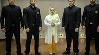 عکس خانم بازیگر میان چهار بادیگارد