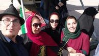 زهره فکور صبور و فریبا باقری در کنار هواپیمای جنگی