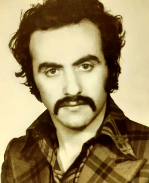 عکسی قدیمی از جوانی عزت رمضانی فر