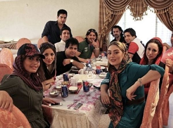 عکسی قدیمی از سحر قریشی و الناز شاکردوست در یک دورهمی