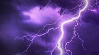 برخورد صاعقه به یک برج+ فیلم 