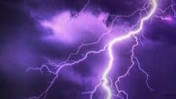 برخورد صاعقه به یک برج+ فیلم 