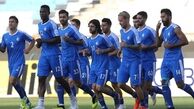 استقلال به قطر رسید