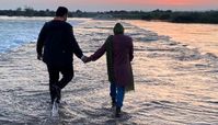 عاشقانه های سوگل طهماسبی و همسرش در آبهای خوزستان + عکس