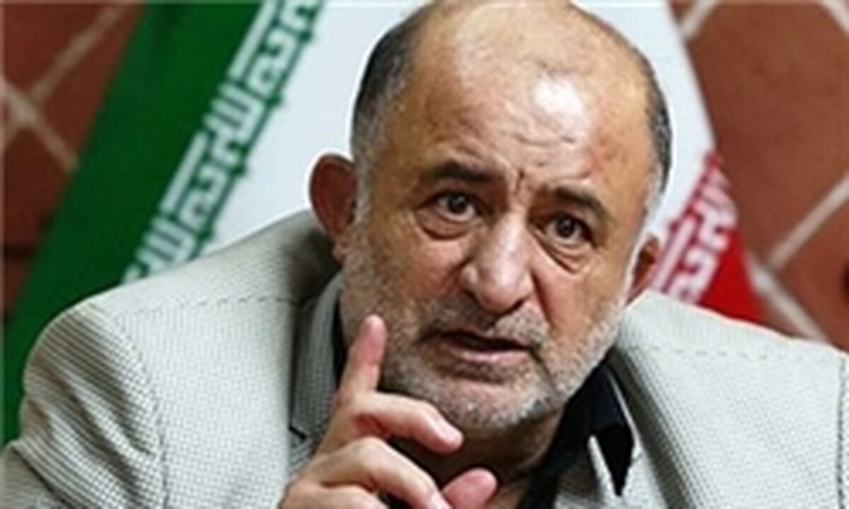 قاضی‌پور: از شکایت فروزان خوشحالم