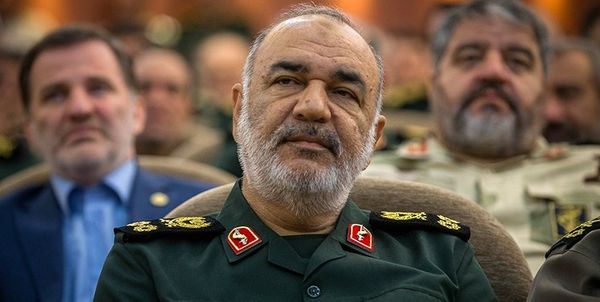 فرمانده کل سپاه هیچ صفحه‌ای در شبکه های اجتماعی ندارد