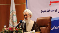 امام جمعه موقت تهران: عده ای در کشور تروریست اقتصادی هستند
