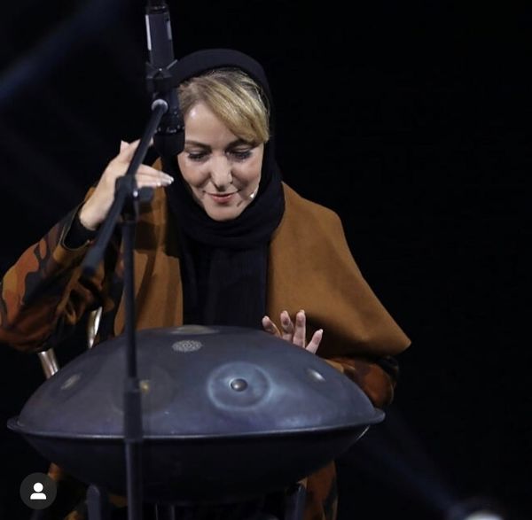 وقتی پانته آ بهرام در برنامه تلوزیونی موسیقی مینوازد + عکس