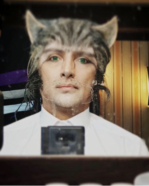 امین زندگانی با گریمی متفاوت  + عکس