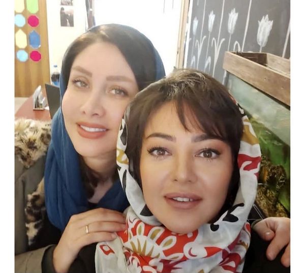 سلفی رزیتا غفاری با دوستش + عکس