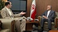 آشنایی با دانشمندی که کنار پیاده رو پایان نامه می نوشت
