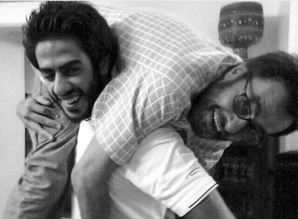 پوریا شکیبایی در آغوش پدرش + عکس