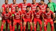 جشن و پایکوبی تراکتوری ها در رختکن / عکس