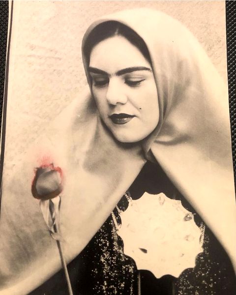 عکس زیرخاکی از جوانی افسانه چهره آزاد