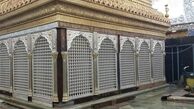 جزییاتی از تعویض پنجره‌های ضریح امام علی (ع)+جزییات