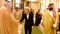 شلوار وزیرِ زنِ آلمانی مشکل ‌ساز شد+عکس
