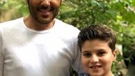 پسر بازیگر مشهور در کنار دلی ها + عکس
