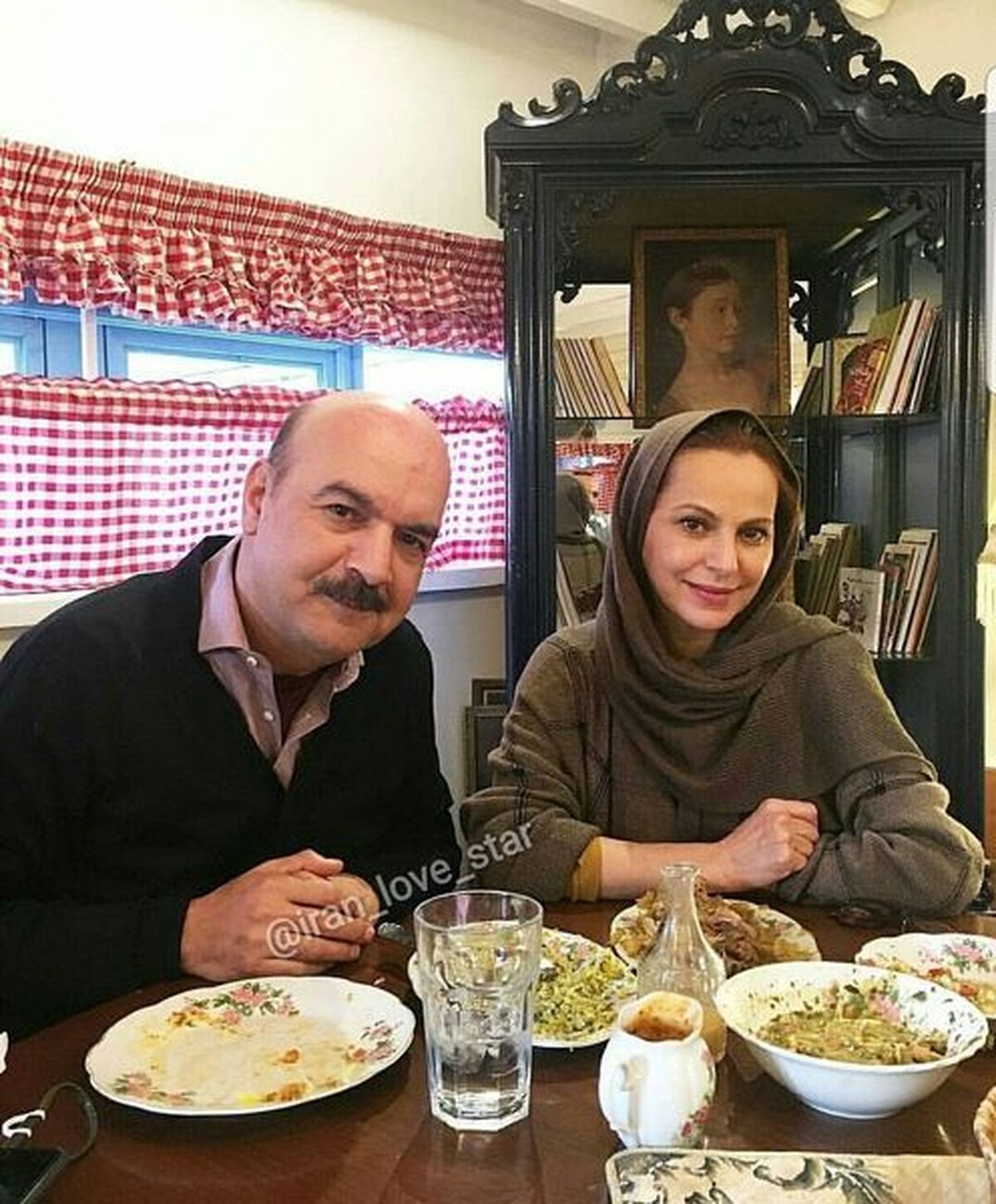 رستوران گردی ایرج طهماسب و همسرش+عکس