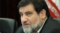 امدادگران با کوله‌پشتی‌ قطعاتی از اجساد سرنشینان هواپیما را به پایین منتقل کردند